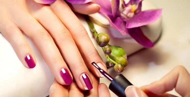 manicure-with-burgundy-gel-nail-polish